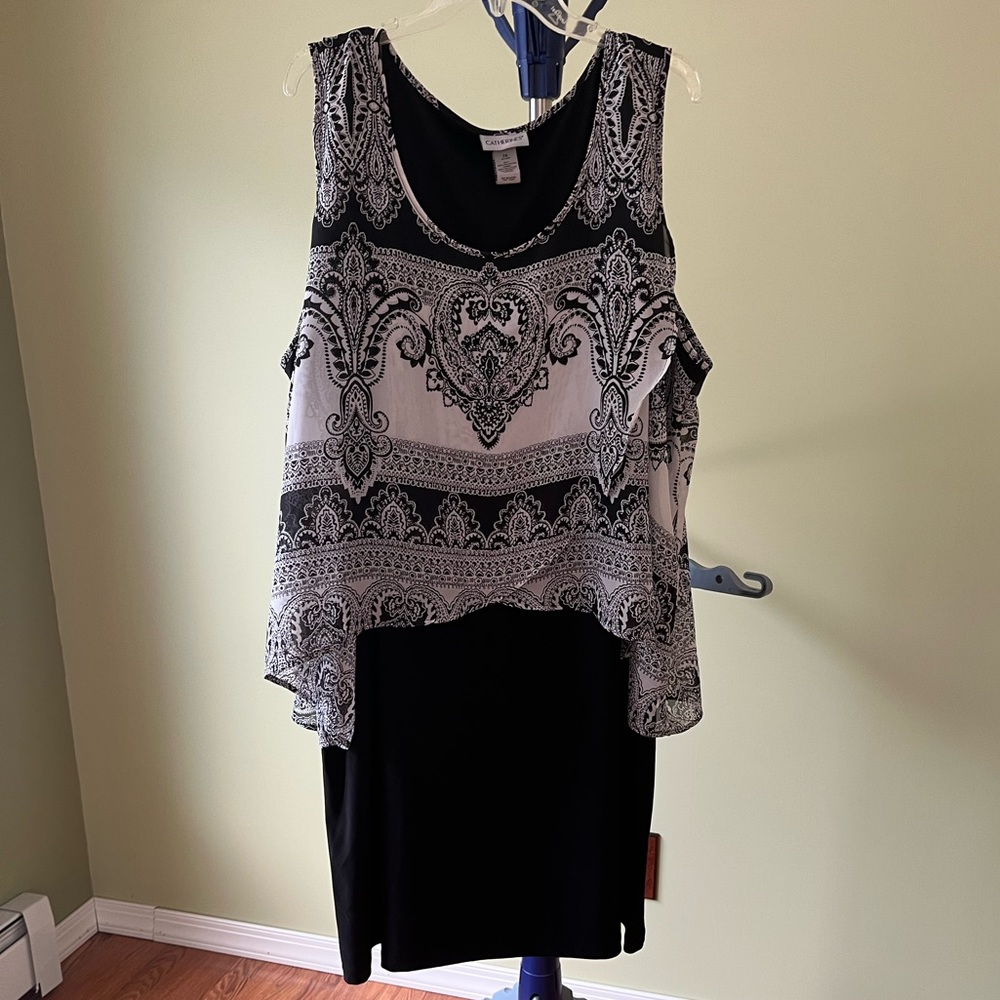 Catherines Knee Length Black and White Sleeveless Dress (22/24W)